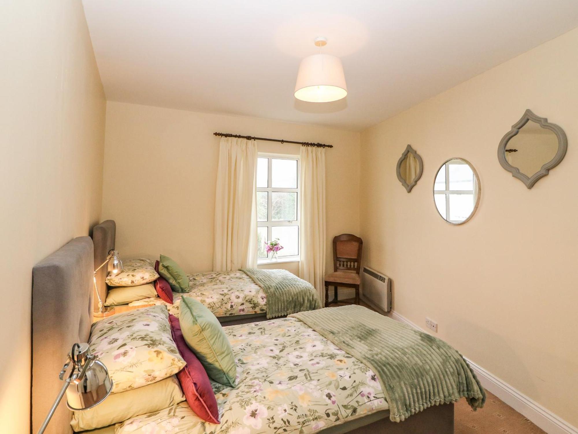 8 Scrahan Place Cill Airne Esterno foto